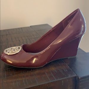 Burgundy wedges with silver accent